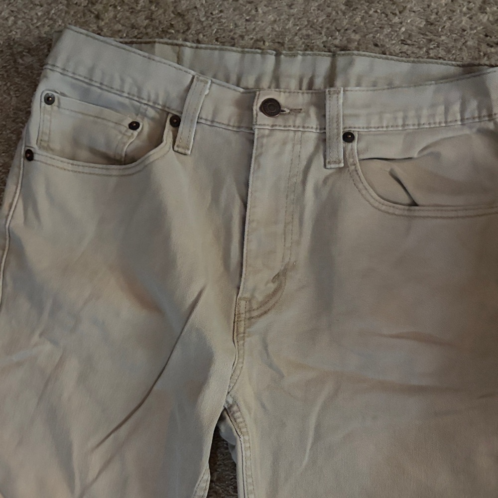 Levi's Men's Relaxed Straight Jeans in Light Beige